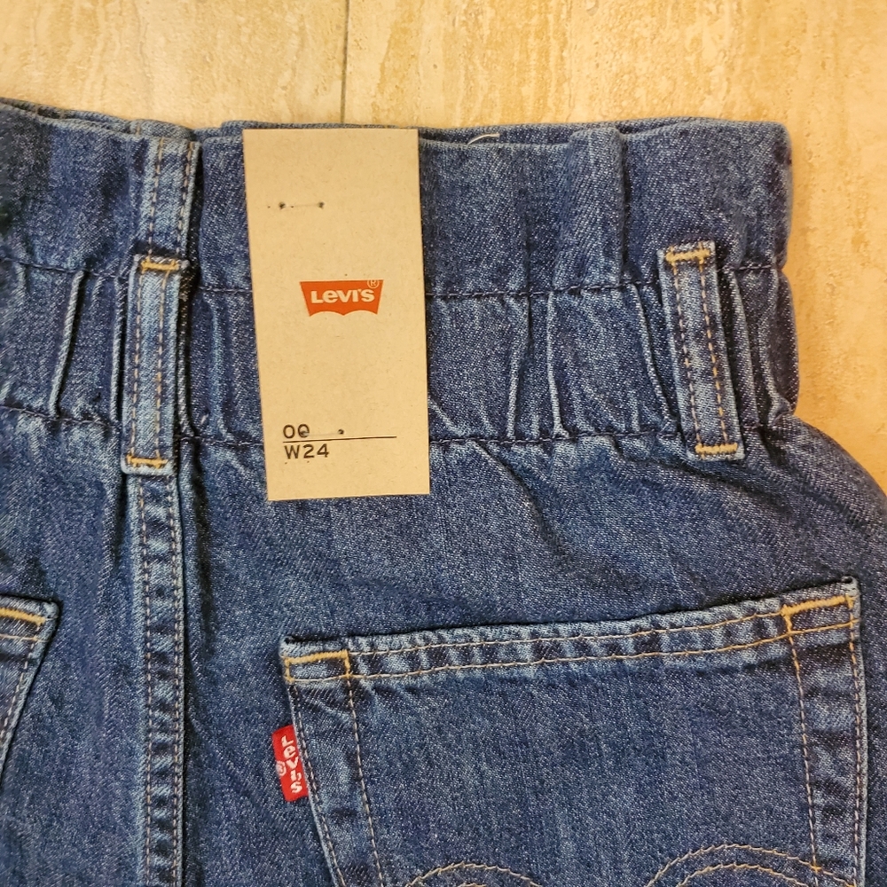 Levi’s High Rise Denim Blue Shorts - Picture 6 of 7